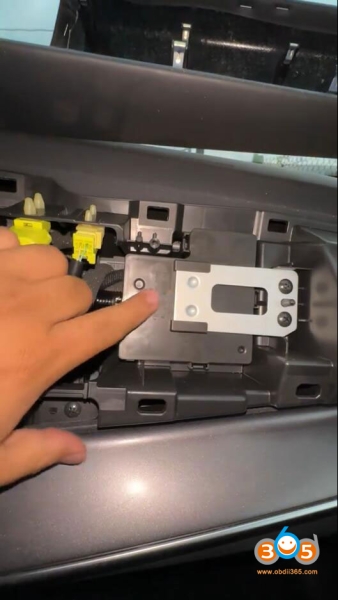 Autel IM508 Read 2024 Nissan Rogue AKL Pin Code with APB131