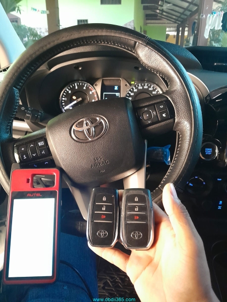 Autel KM100 Adds Toyota HILUX 2023 Smart Key via OBD