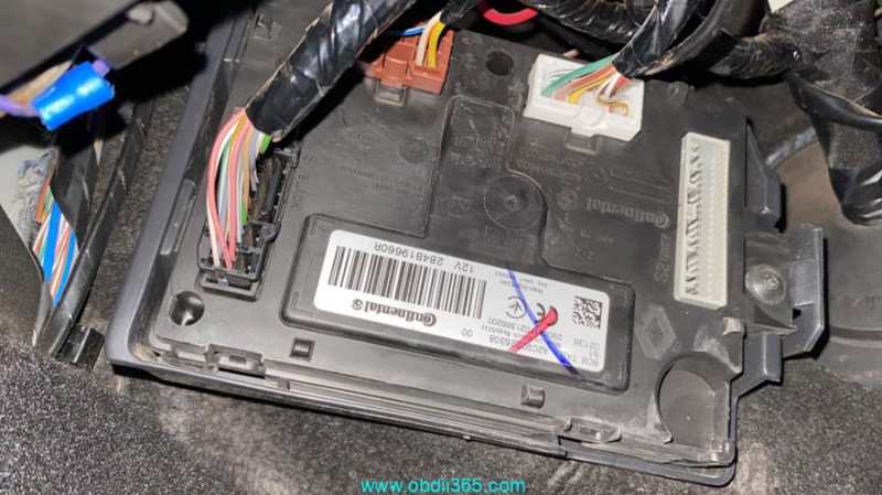 Autel KM100 Program Renault Kangoo 2023 Key via OBD