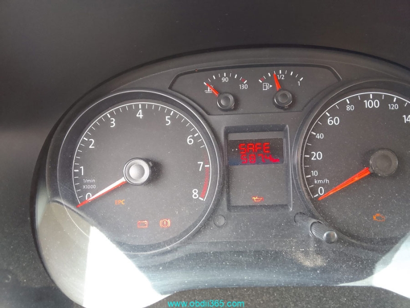 Autel KM100 Program VW Golf 2013 All Keys Lost by OBD