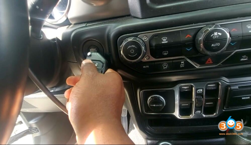 Tips to Program Jeep Gladiator Wrangler Proximity Key with Autel IM608